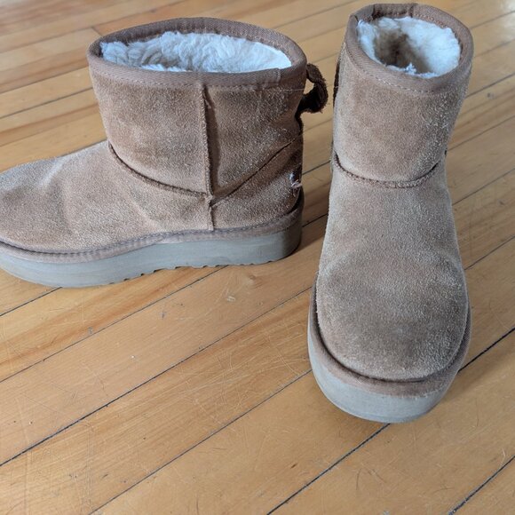 UGG Classic Mini Platform Boot – Size 4 (Chestnut) - Picture 2 of 5